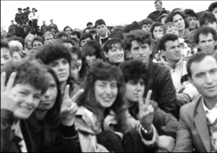 Lumnije Azemi – Morina u angazhua për pajtim të gjaqeve në Kosovë, në vitin 1982 edhe pse e mitur u dënua me 1 vjet burgim
