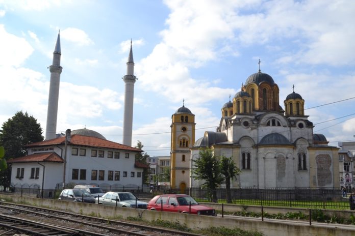 Xhamia_dhe_kisha_Ferizaj