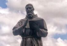 SOT, NË QYTETIN E KRUMËS SË HASIT ËSHTË INAUGURUAR SHTATORJA E IMZOT PJETËR BOGDANIT