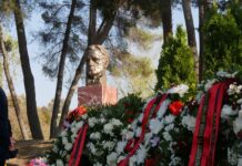 Mit’hat Frashëri rivarroset me nderime shtetërore e shkatërrohet nga nga një dorë vandale