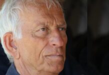 Poezi -«Eshtrat në mungesë»