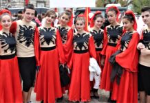 Portali «transnacional.ch» të gjithë bashkëkombësve ua uron Ditën e flamurit