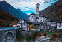 Zvicër gëzuar Festën Nacionale, bashkë me arritjet e shqiptarëve!