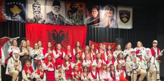 Shksh “Atdheu” Thun nderoi Ditën e Flamurit me një program solid artistik
