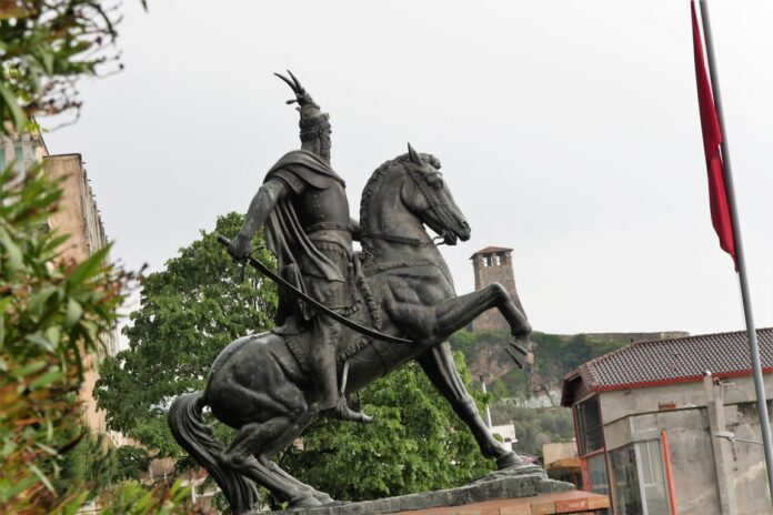 1) Krujë