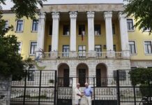Normalja e Elbasanit me gjysmën e nxënësve nga Kosova e Çamëria