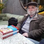 Prend Ndue Buzhala me disa vepra të botuara në një restorant të Prishtinës RKS...