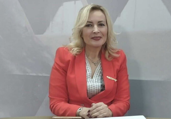 1-Prof. Dr. Migena Arllati-fotografi e parë