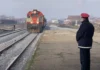 Ngas një tren të çuditshëm