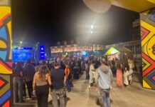 Mes turmës dhe distancës – një mbrëmje vere në Prishtinë Prishtina we diaspora